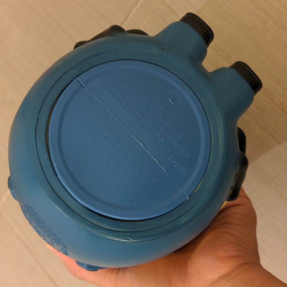 Minions water bottle - Picture 5 of 6